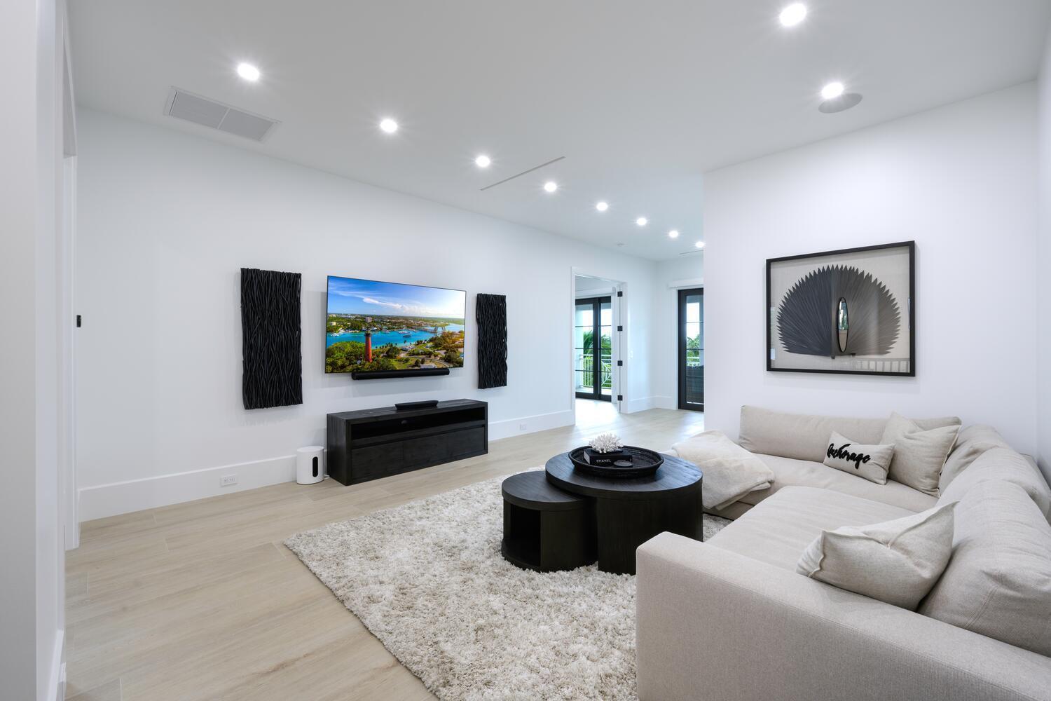 NORTH PALM BEACH VILLAGE - Residential