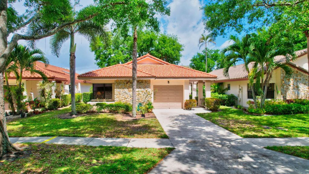 Photo of 4695 Boxwood Circle, Boynton Beach, FL 33436 (MLS # R11077164)