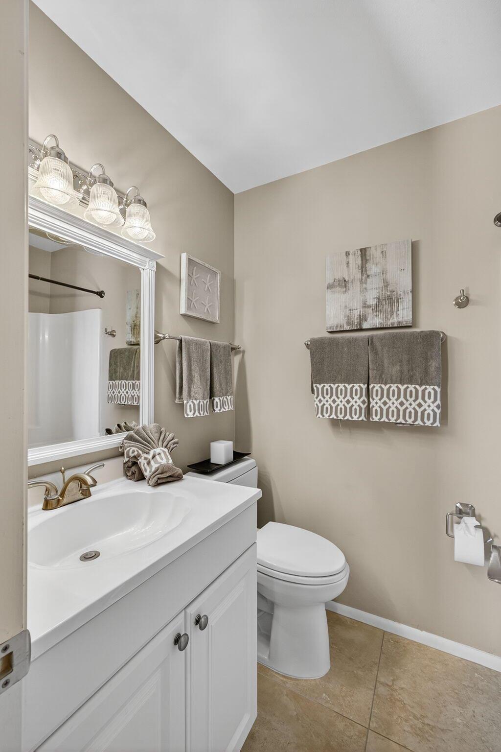 PINE CREST CONDO - Residential Lease