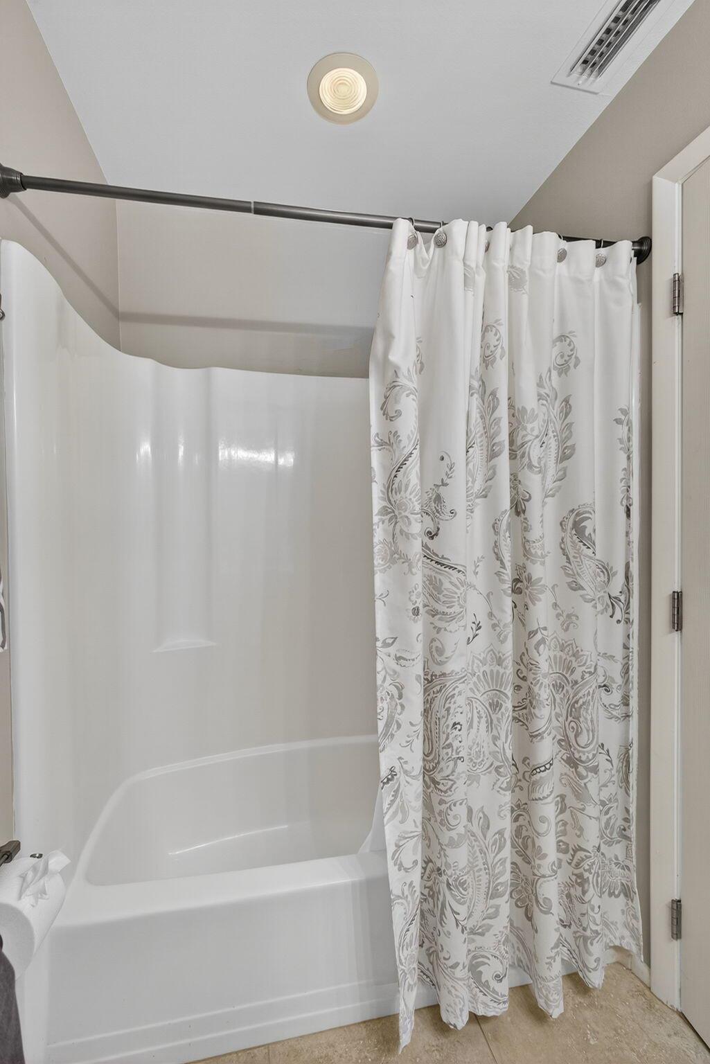 PINE CREST CONDO - Residential Lease