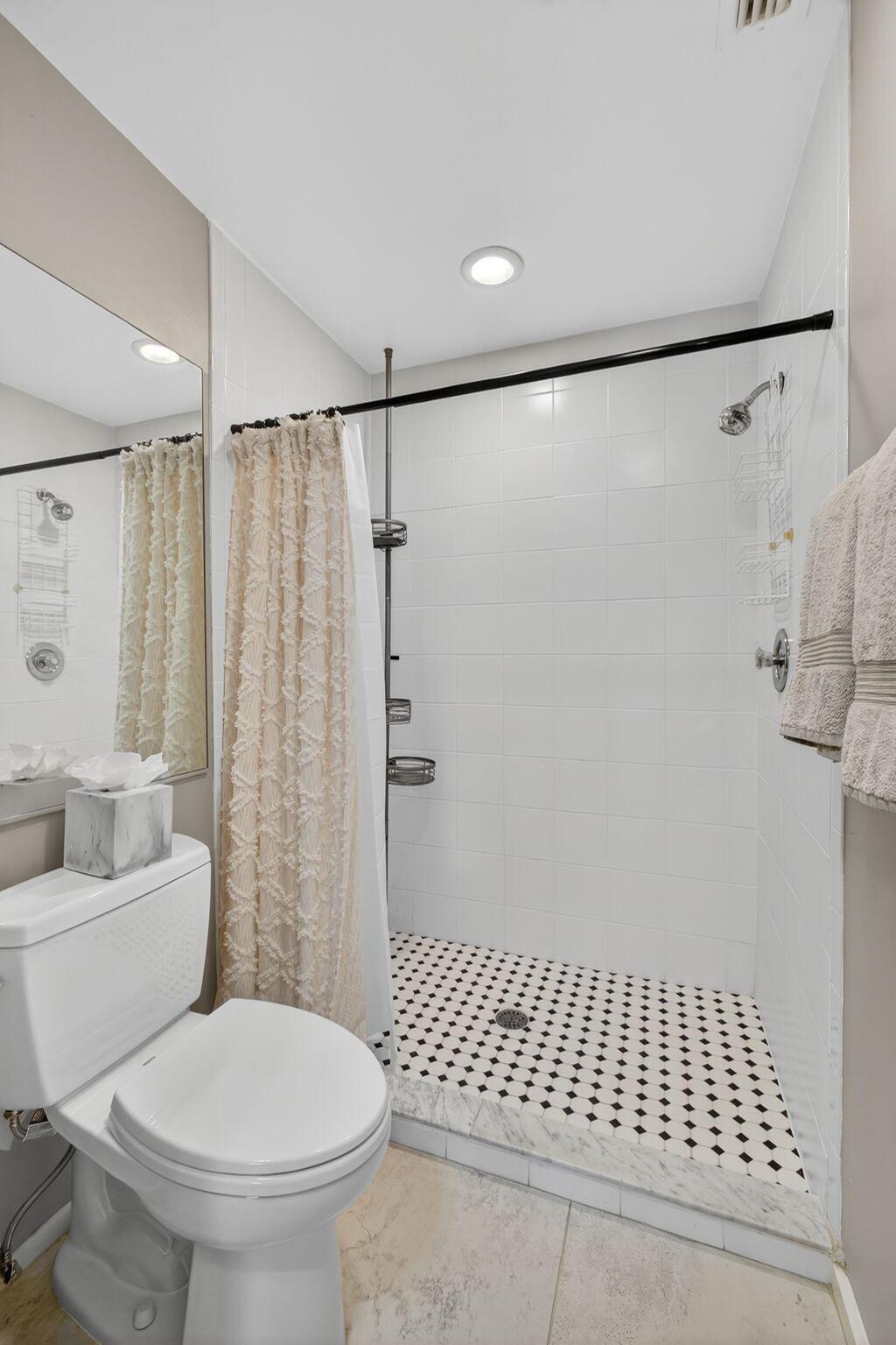 PINE CREST CONDO - Residential Lease