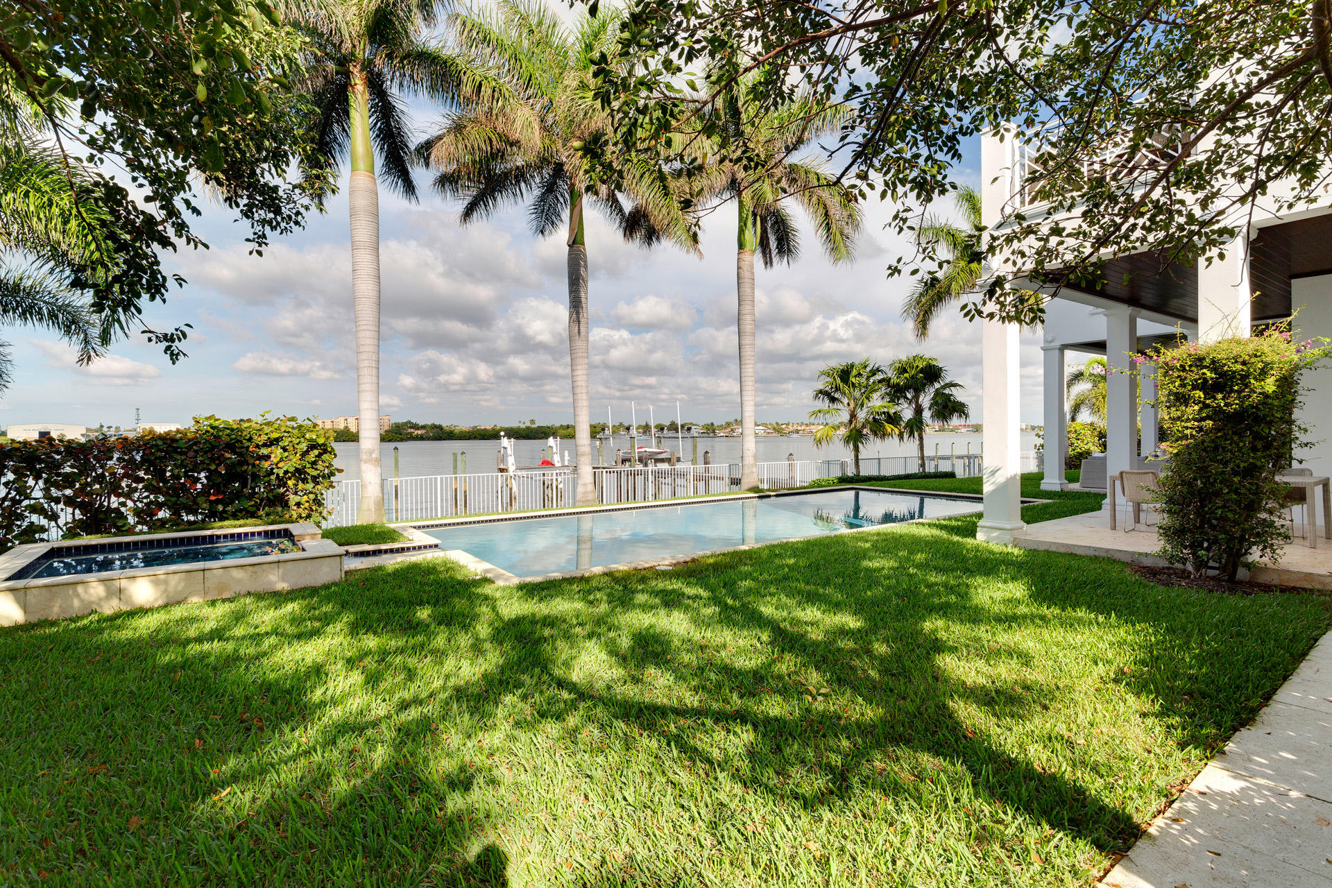 POINT MANALAPAN 9 - Residential