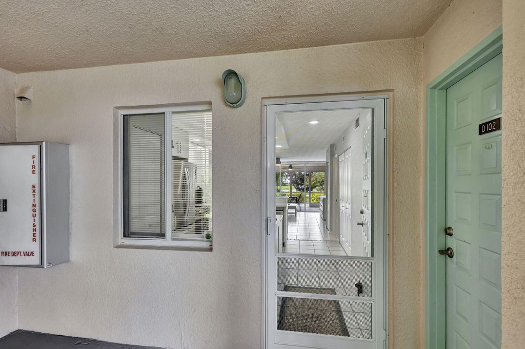 Photo of 353 S Us Highway 1 #D102, Jupiter, FL 33477 (MLS # R11001551)