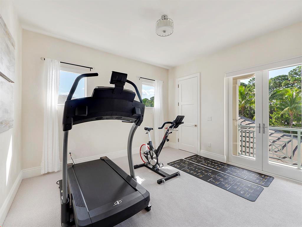 OLD PALM PL - Residential