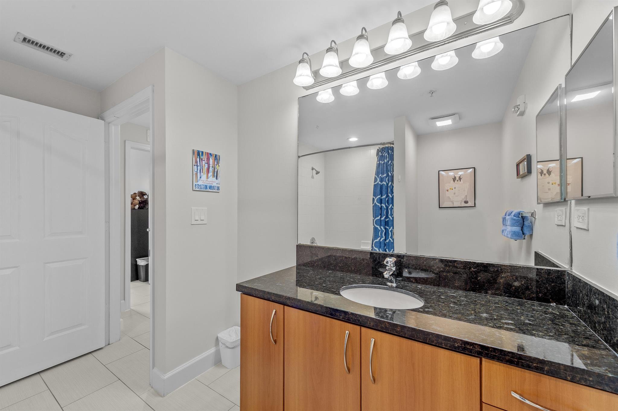 PINEAPPLE GROVE VILLAGE C - Residential