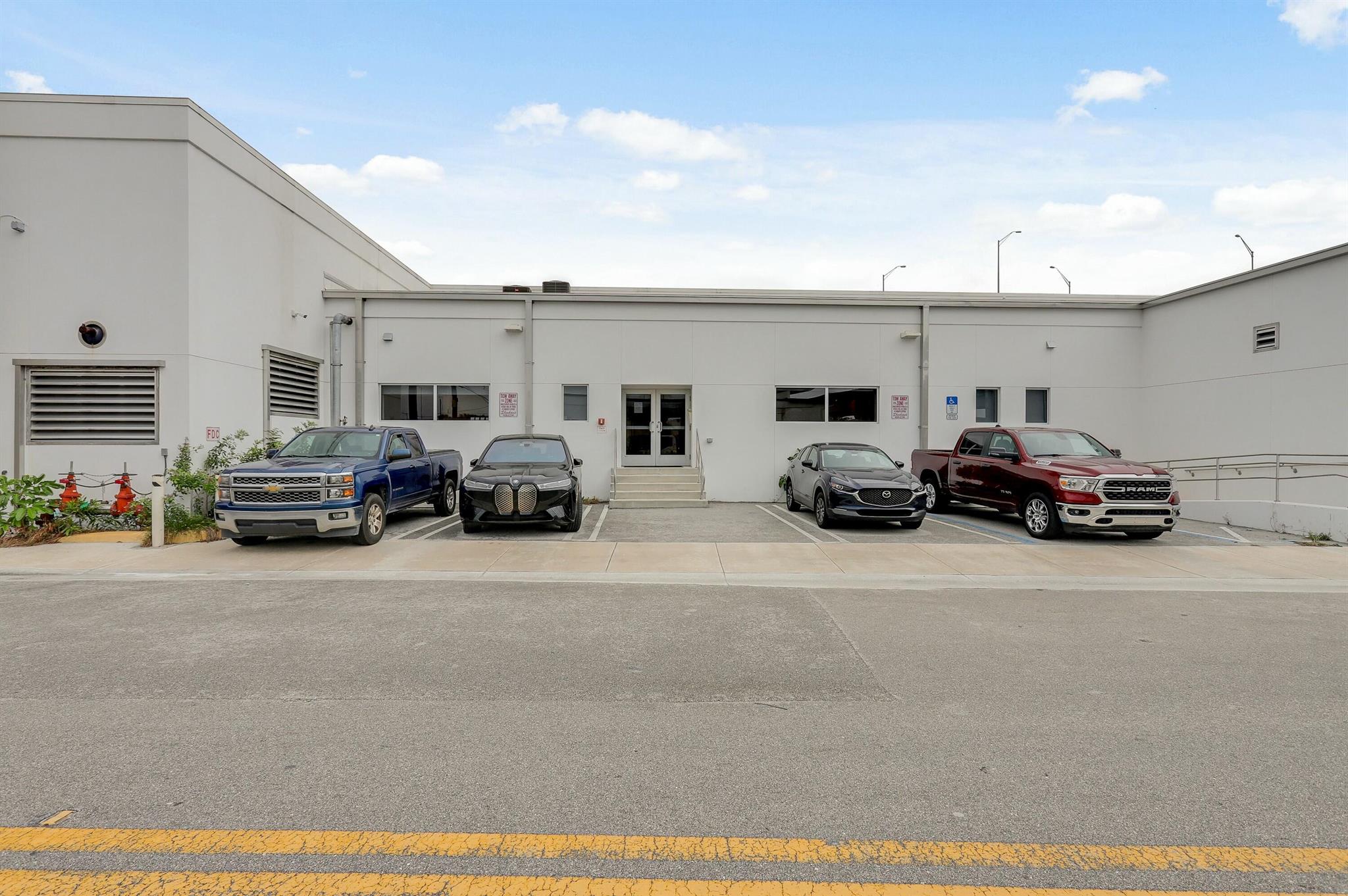 2725 Hillsboro Road