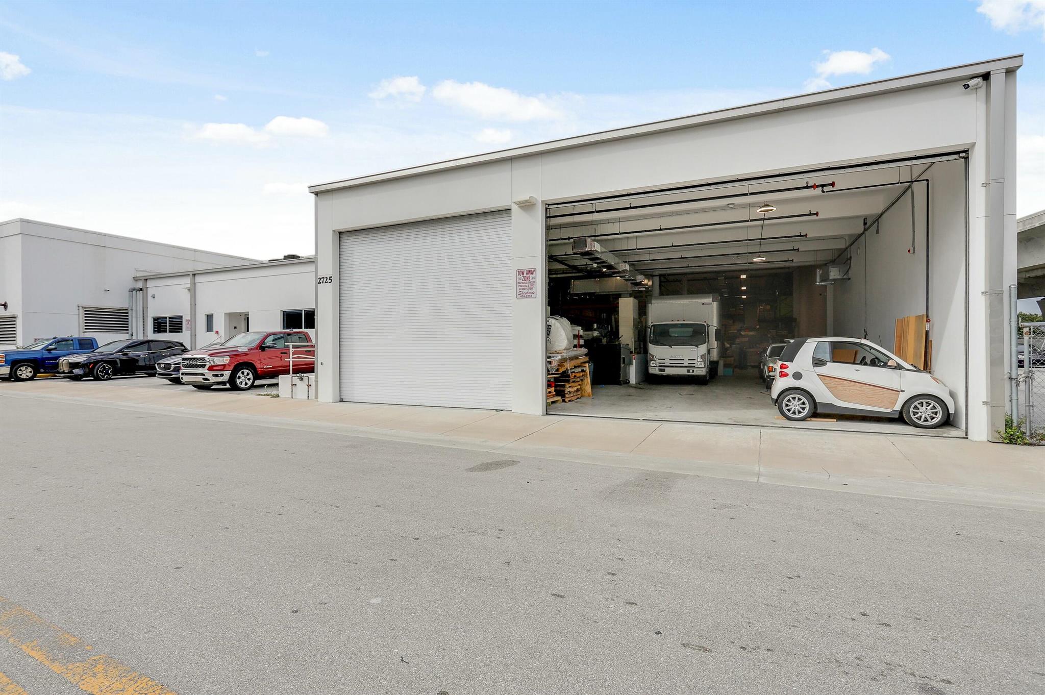 2725 Hillsboro Road