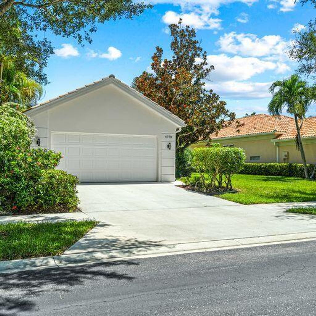 Photo of 4778 Lakeland Drive, Delray Beach, FL 33445 (MLS # R10904998)