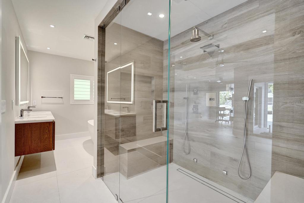 LAKE ROGERS ISLE UNIT E - Residential