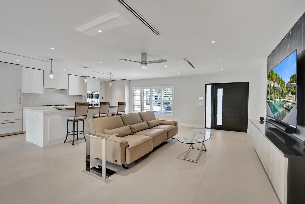 LAKE ROGERS ISLE UNIT E - Residential