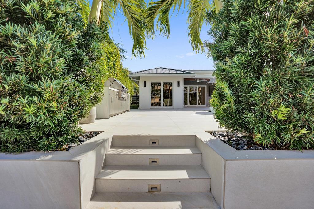 LAKE ROGERS ISLE UNIT E - Residential