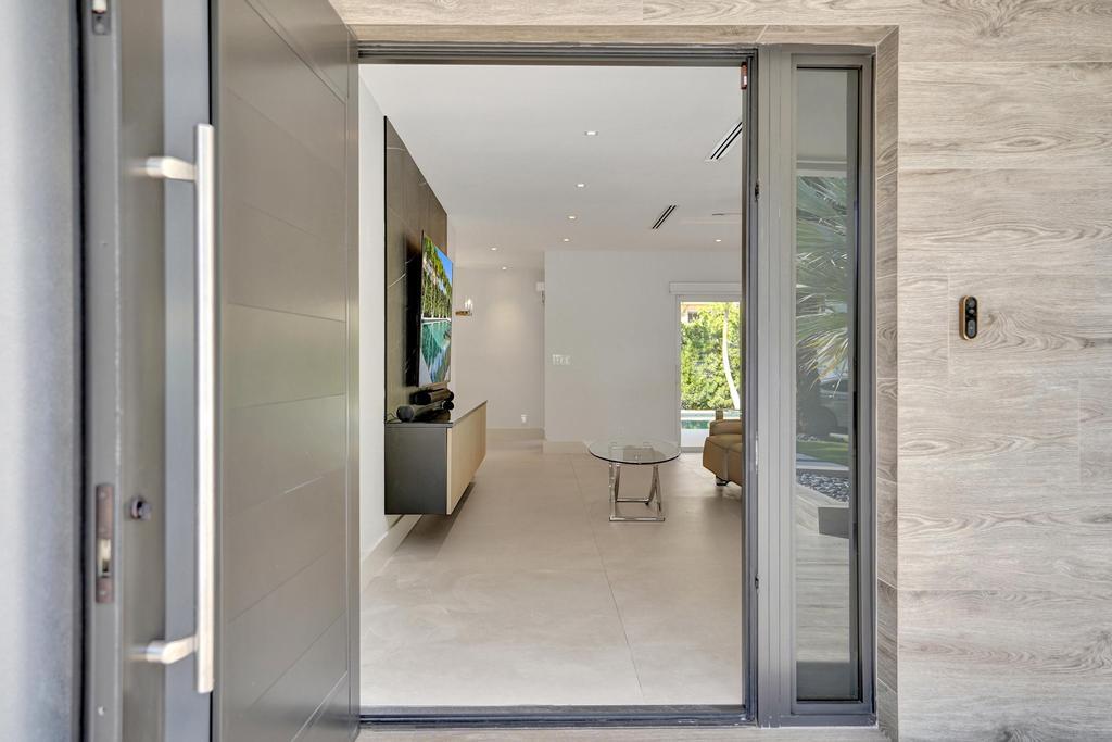 LAKE ROGERS ISLE UNIT E - Residential