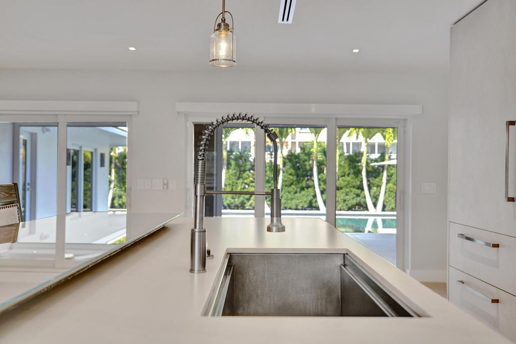 LAKE ROGERS ISLE UNIT E - Residential