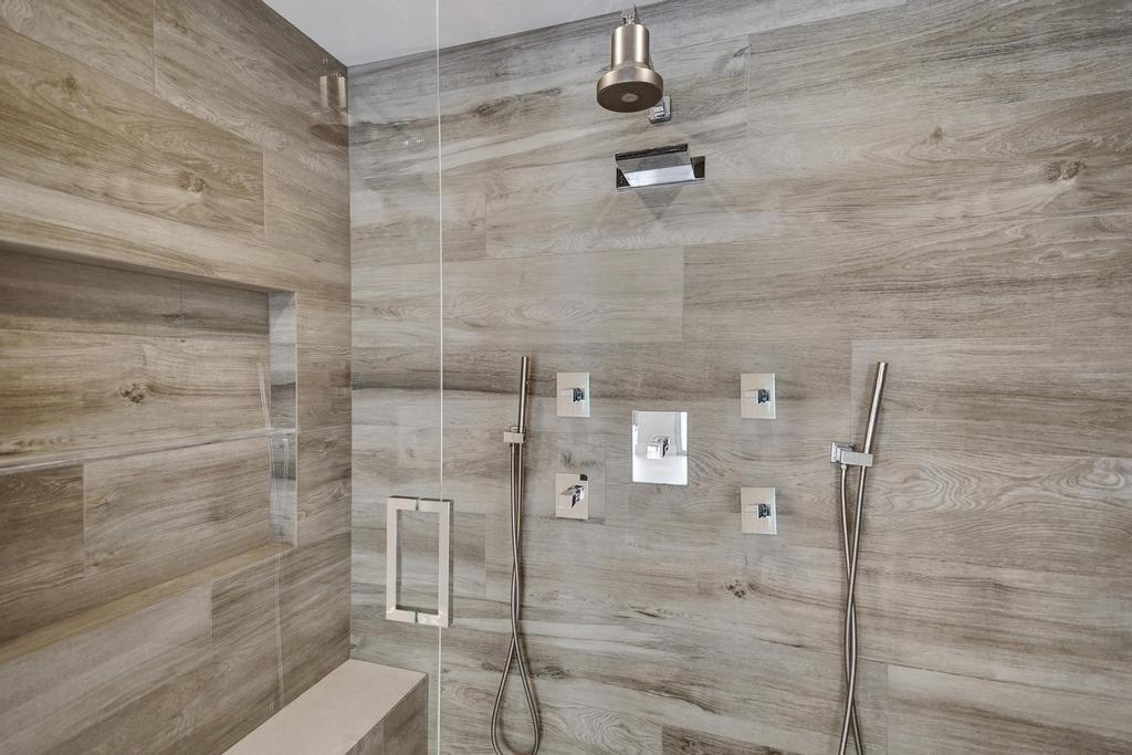 LAKE ROGERS ISLE UNIT E - Residential