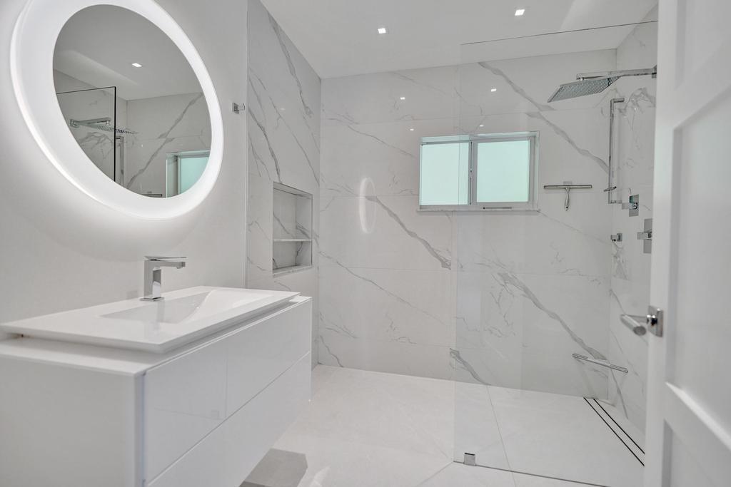 LAKE ROGERS ISLE UNIT E - Residential