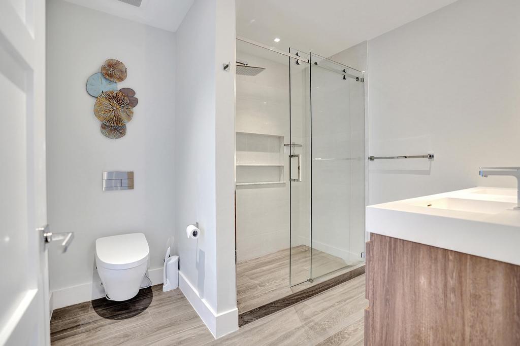 LAKE ROGERS ISLE UNIT E - Residential