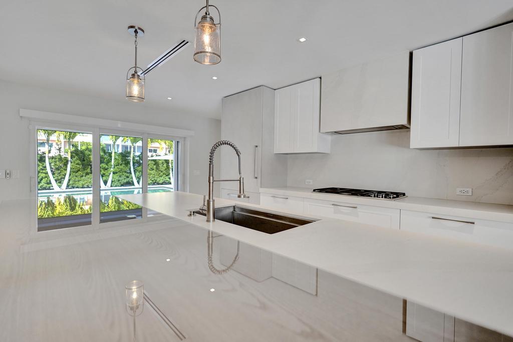 LAKE ROGERS ISLE UNIT E - Residential