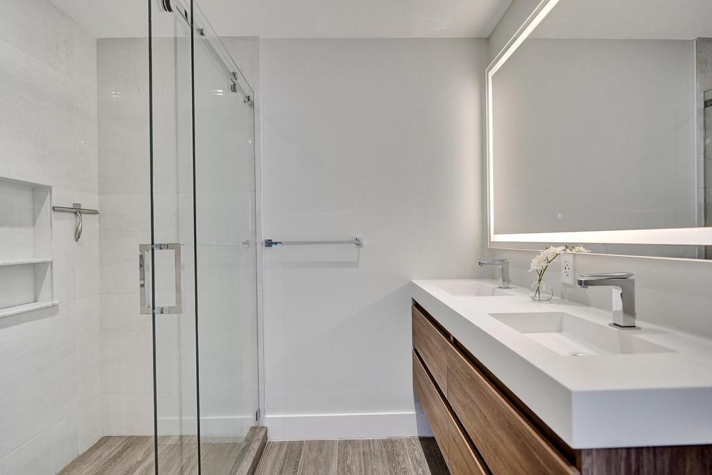 LAKE ROGERS ISLE UNIT E - Residential