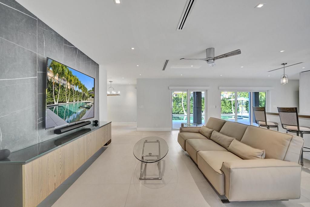 LAKE ROGERS ISLE UNIT E - Residential