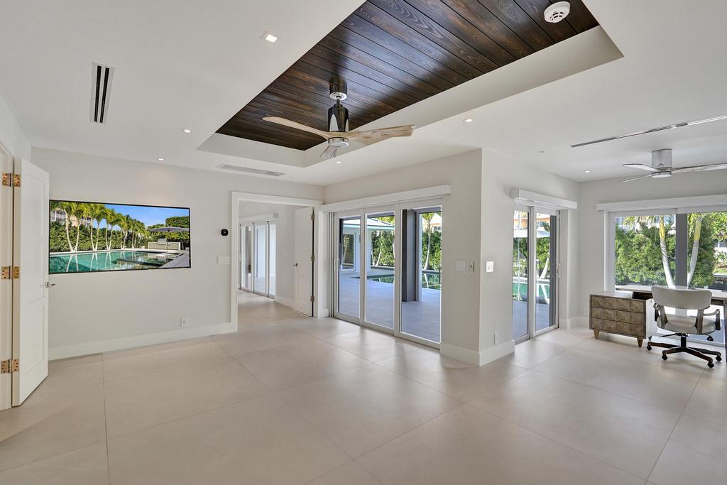 LAKE ROGERS ISLE UNIT E - Residential