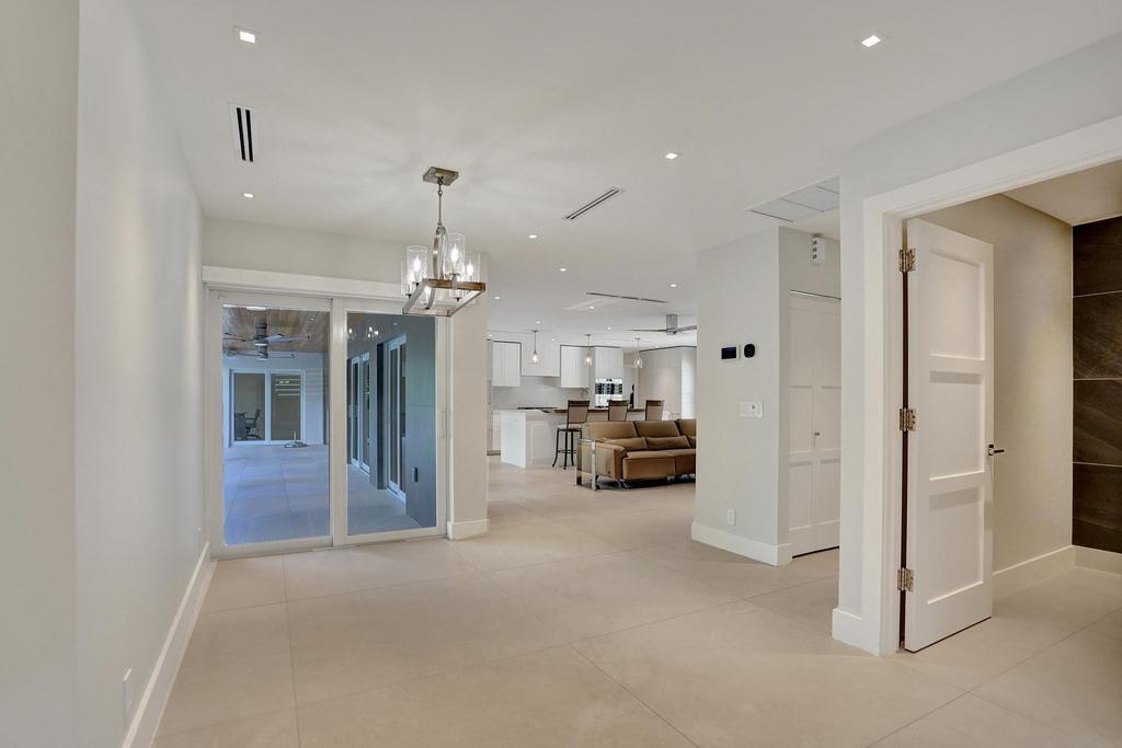 LAKE ROGERS ISLE UNIT E - Residential