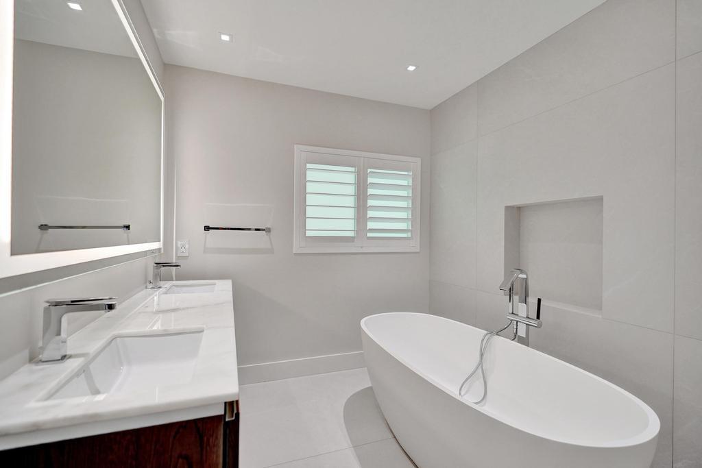 LAKE ROGERS ISLE UNIT E - Residential