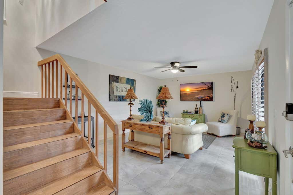 Photo of 99 Lake Arbor Drive, Palm Springs, FL 33461 (MLS # B26047853)