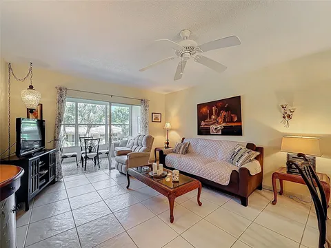 5001 NW 34th St Unit 201, Lauderdale Lakes, FL MLS: F10493306