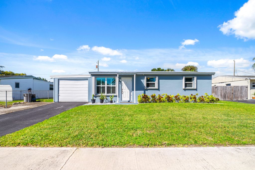 Photo of 9477 Keating Drive, Palm Beach Gardens, FL 33410 (MLS # R10929258)