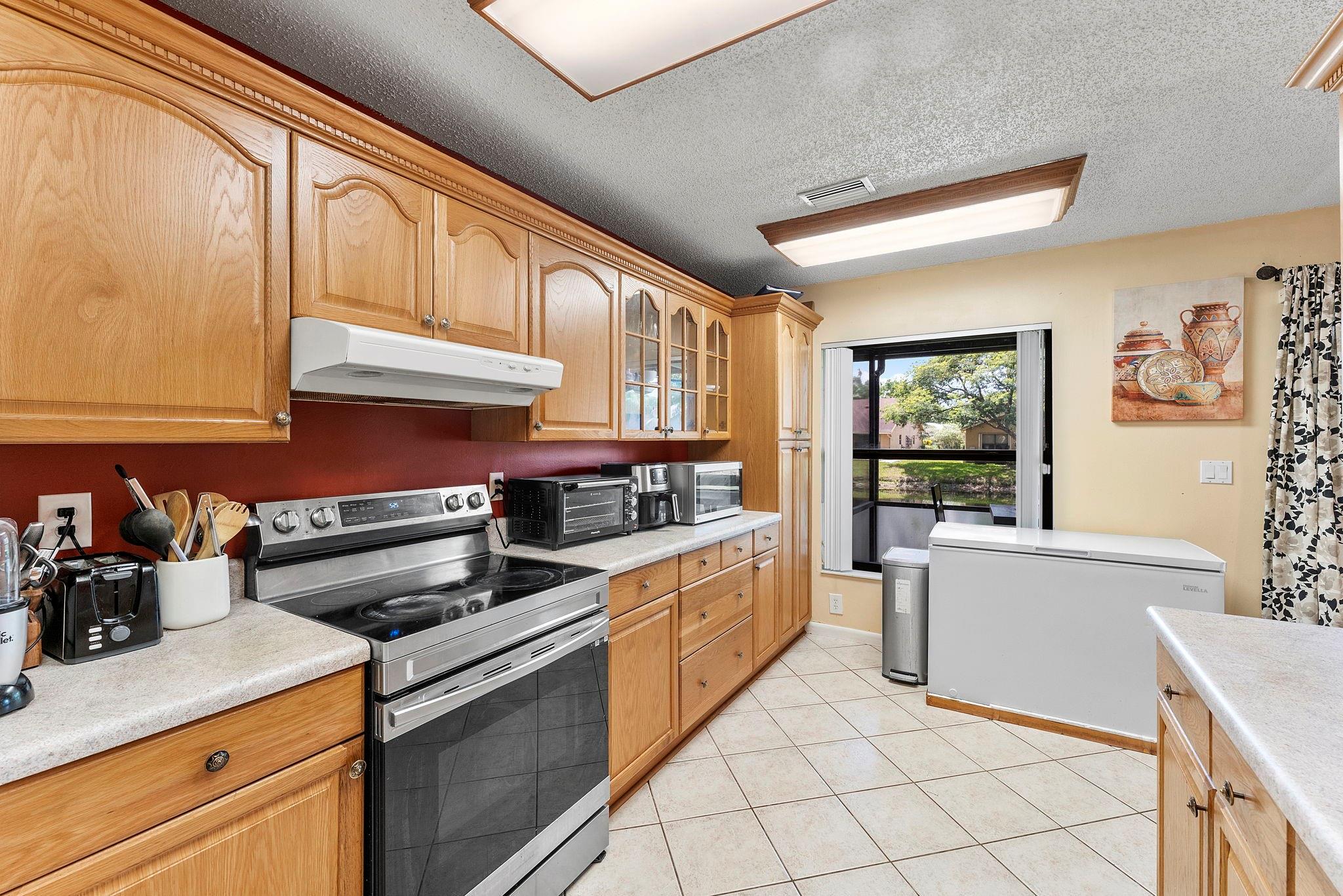 Golden Raintree III - Residential