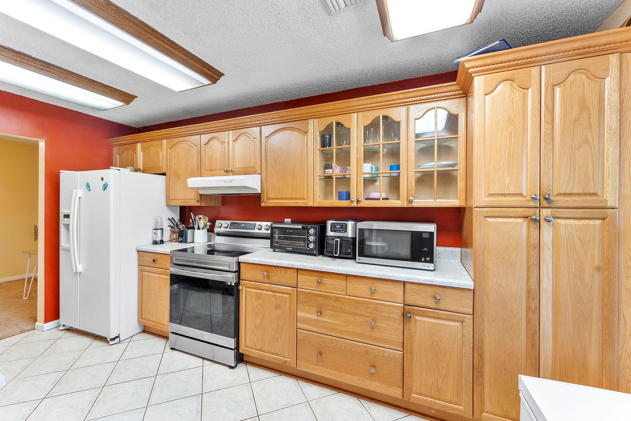 Golden Raintree III - Residential