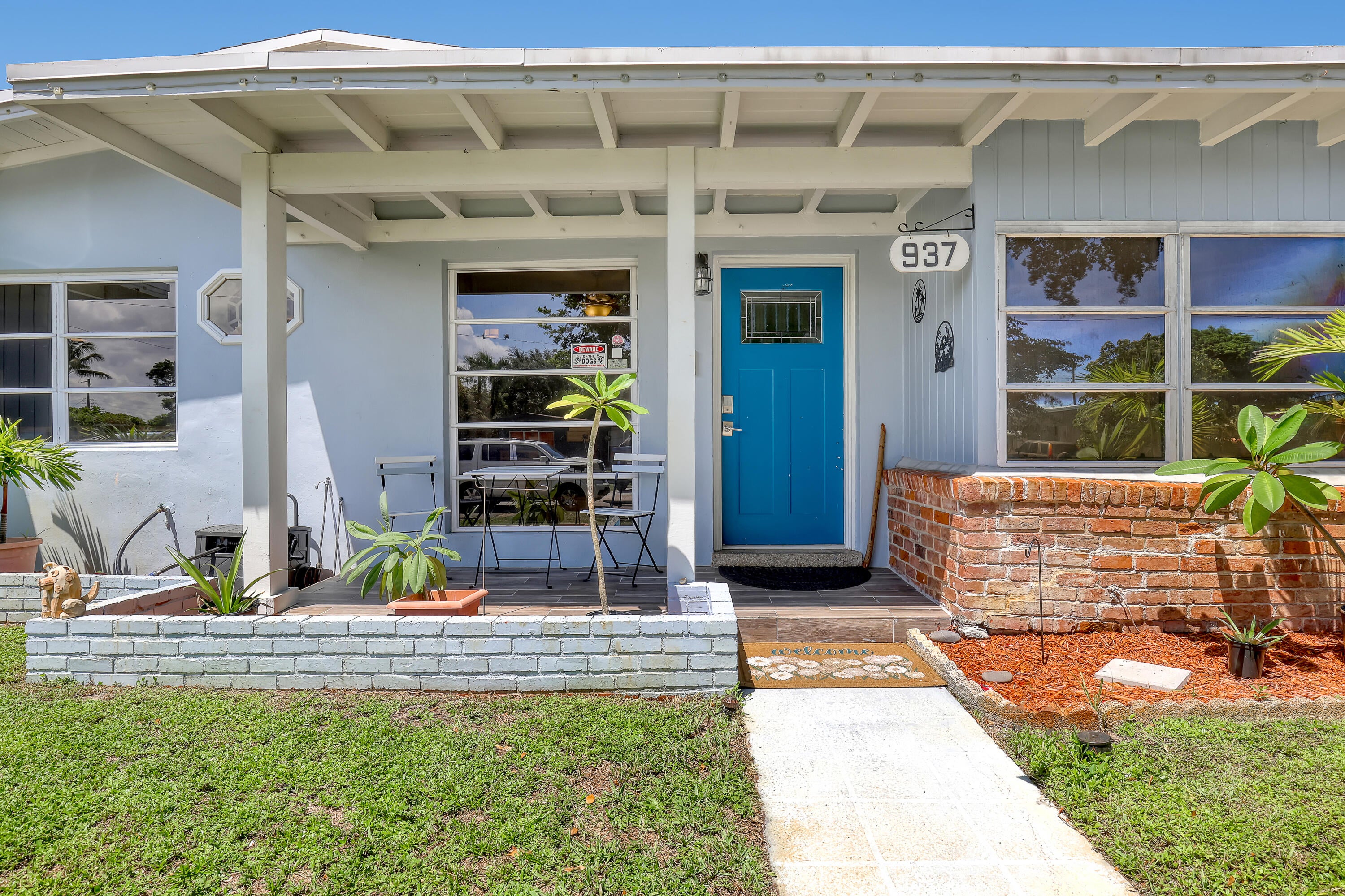 937 W DUVAL Street