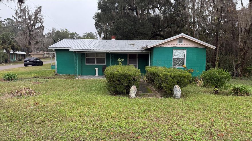 Whether you're looking for a starter home, a fixer-upper project, or an investment property, 171 NW 9 St offers a solid canvas to build value. Don’t miss out on the opportunity to bring new life to this Williston gem.