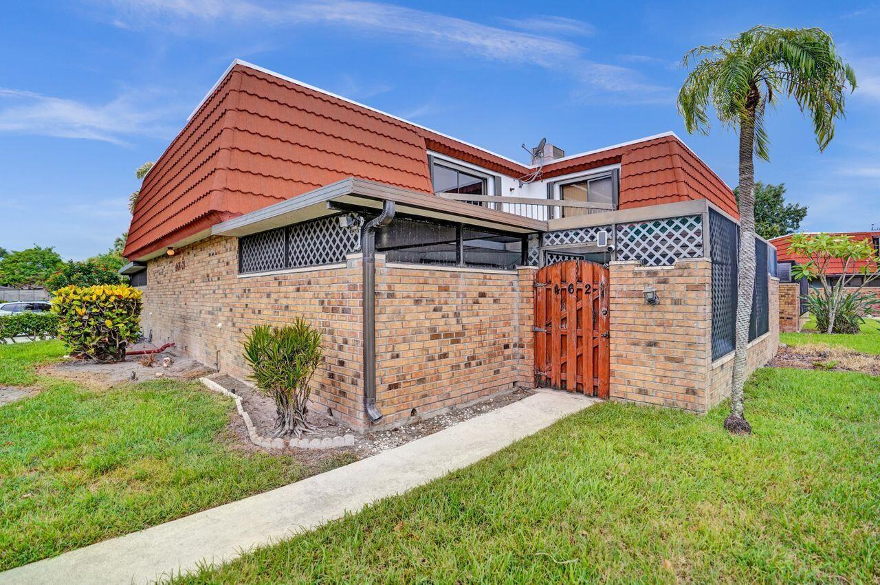 Properties 4628 Suburban Pines Drive