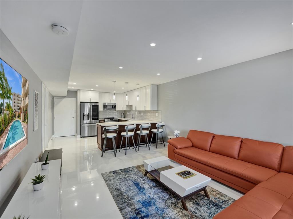 200 S Birch Rd 101