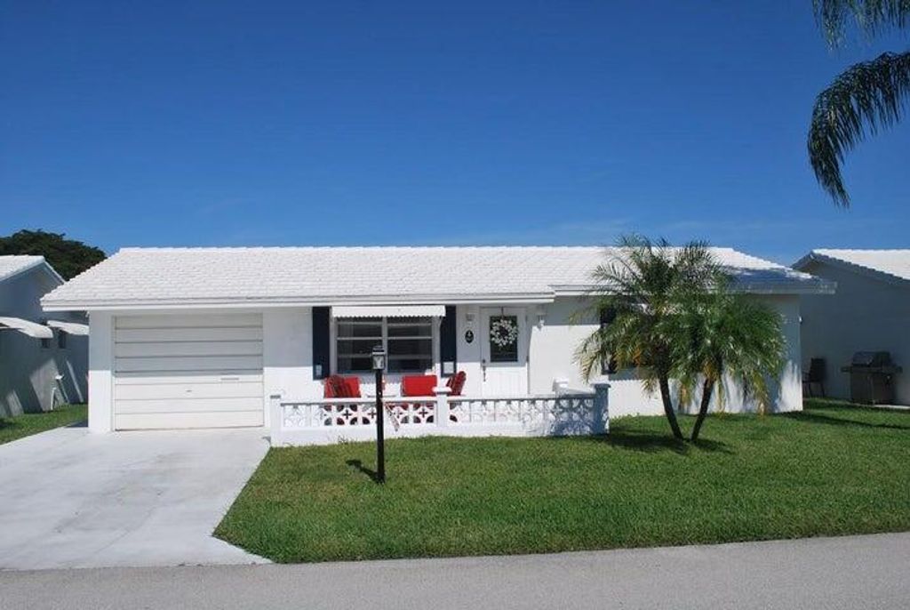 Photo of 911 SW 6th Avenue, Boynton Beach, FL 33426 (MLS # R10967835)