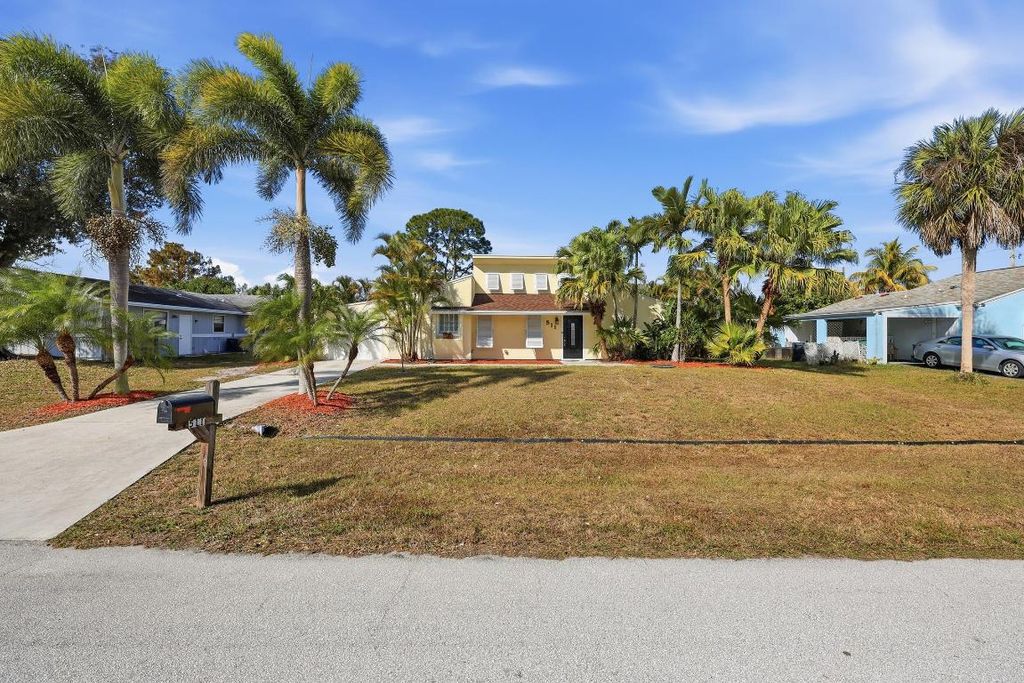 Photo of 511 SW Comet Terrace, Port Saint Lucie, FL 34953 (MLS # R11156436)