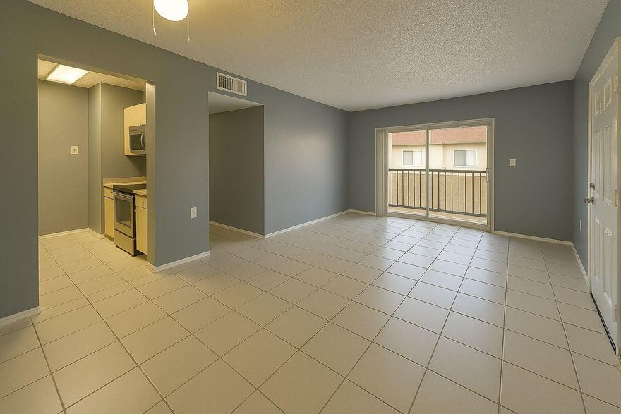 Move-In Ready! 2 bed 1 bath centrally located in St Andrews Palm Beach. Stainless Steel Kitchen appliances and 1 mile from the Turnpike! Enjoy the Community pool, Tot Lots, fitness center and Lake views. Tile flooring throughout! Prime affordable housing at your fingertips.