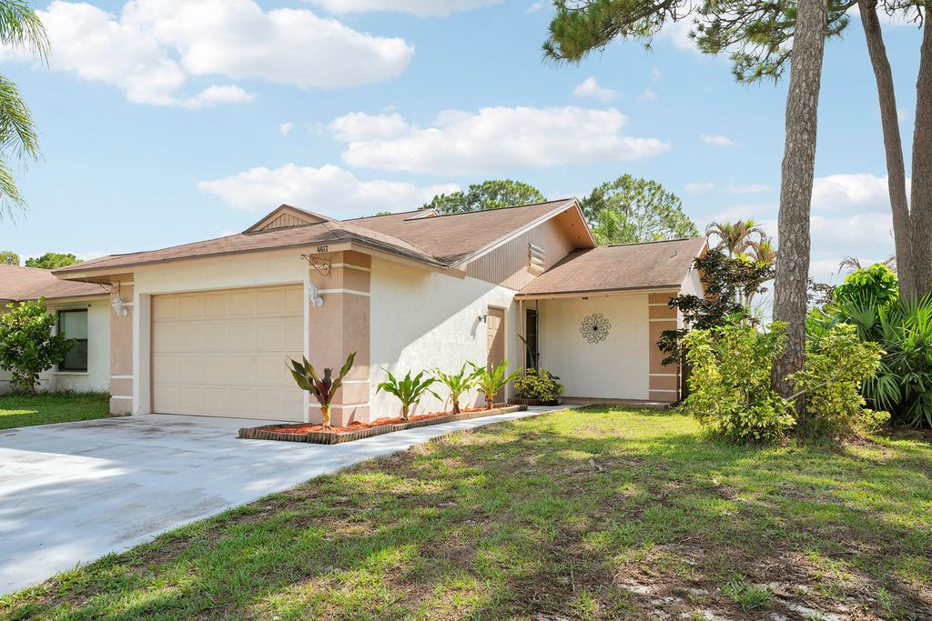 Photo of 4617 SE Geneva Drive, Stuart, FL 34997 (MLS # B26029433)