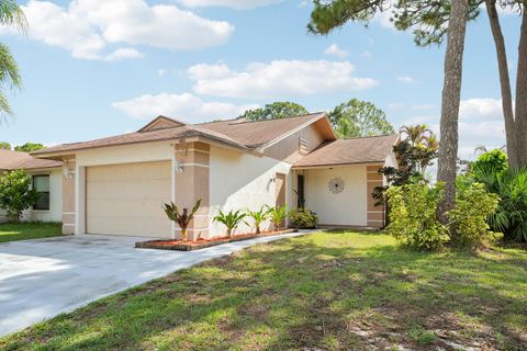 Photo of 4617 SE Geneva Drive, Stuart, FL 34997 (MLS # B26029433)