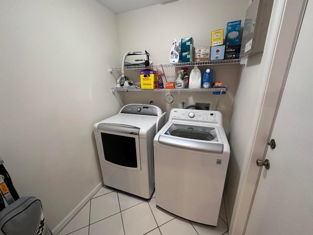 Yacht Harbor Manor - Residential Lease