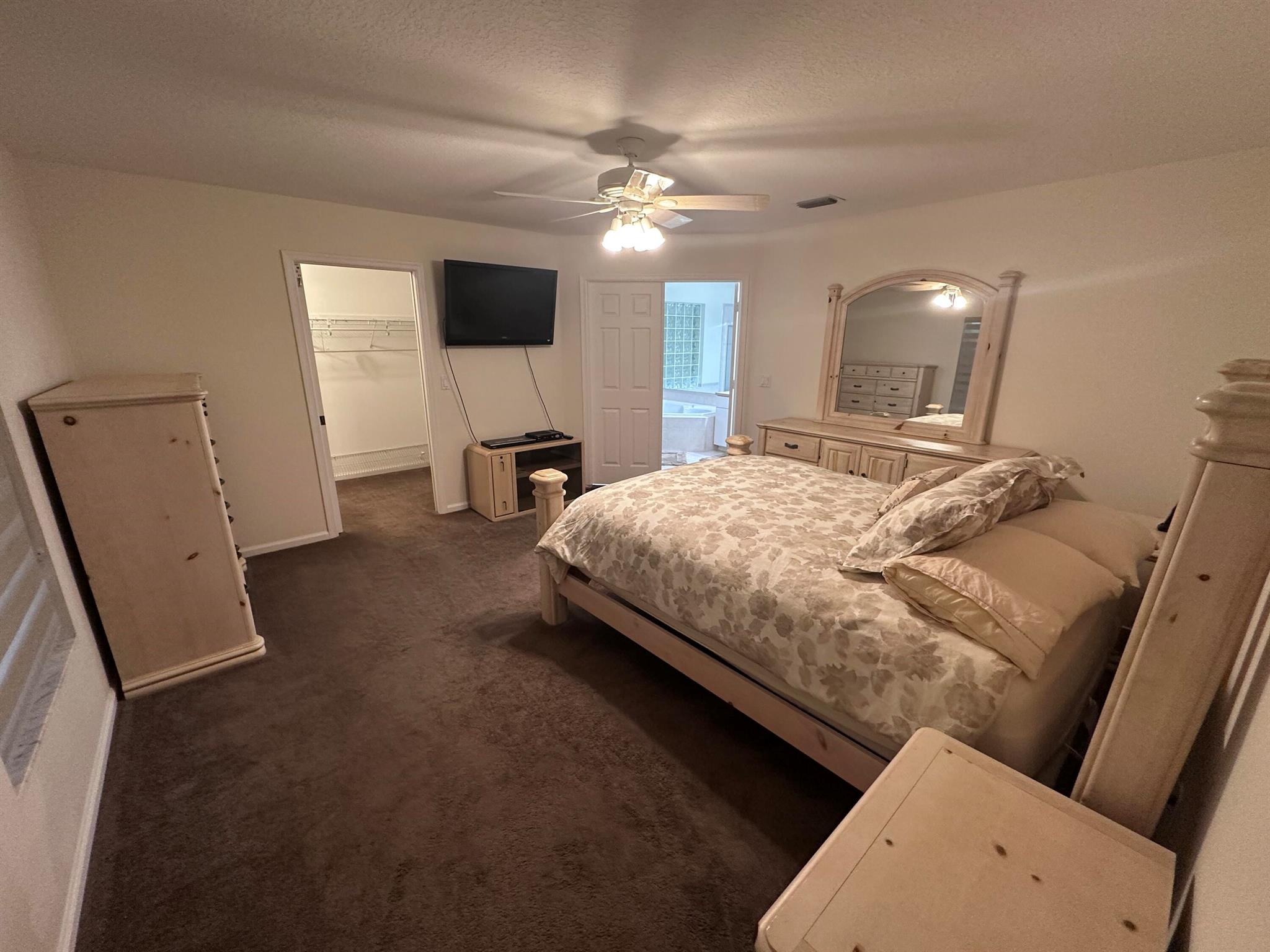 Yacht Harbor Manor - Residential Lease