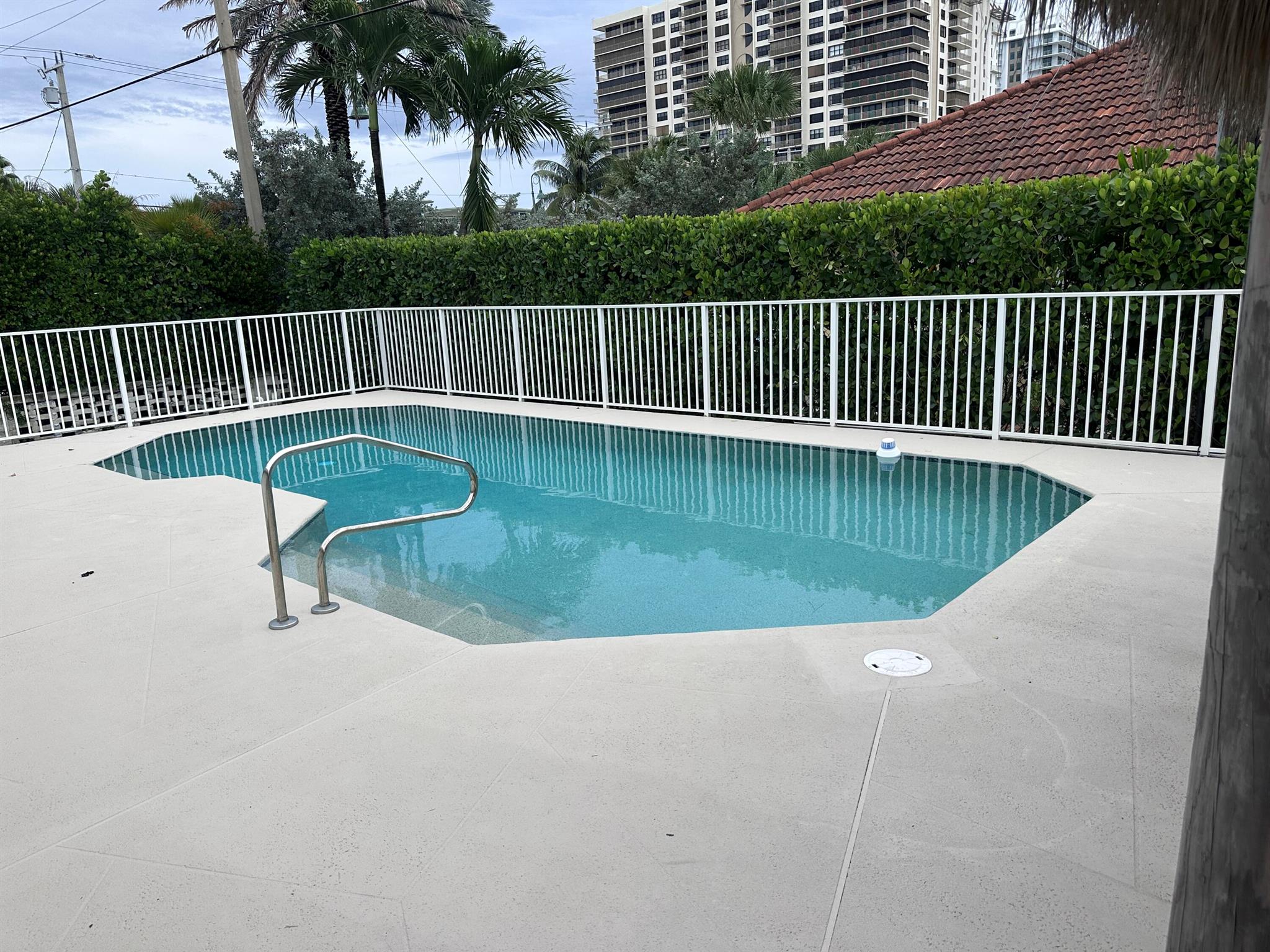 Yacht Harbor Manor - Residential Lease