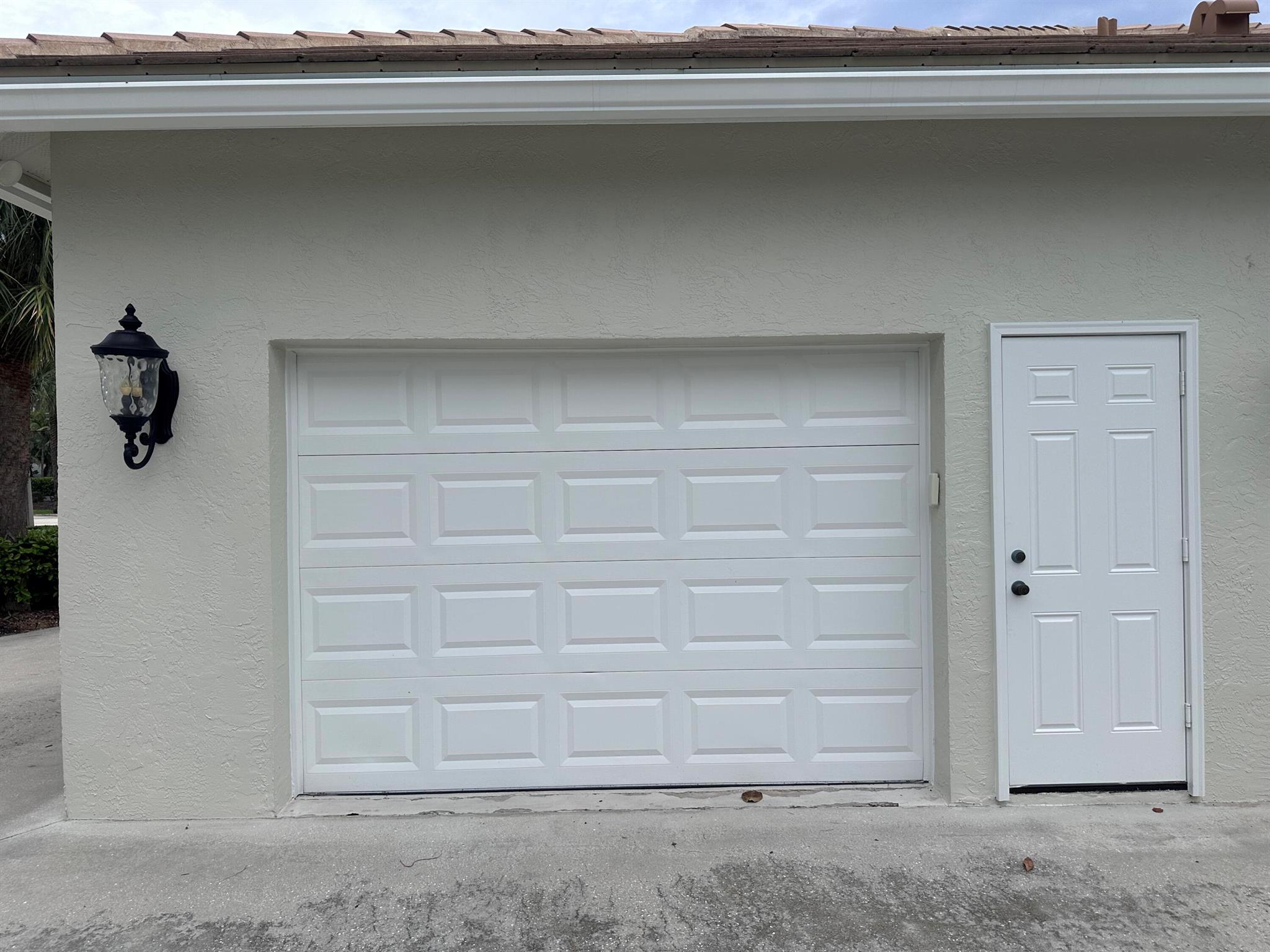 Yacht Harbor Manor - Residential Lease
