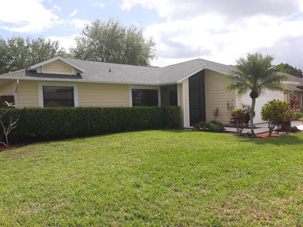 Photo of 2033 SW Beard Street St, Port St Lucie, FL 34953 (MLS # R10698420)