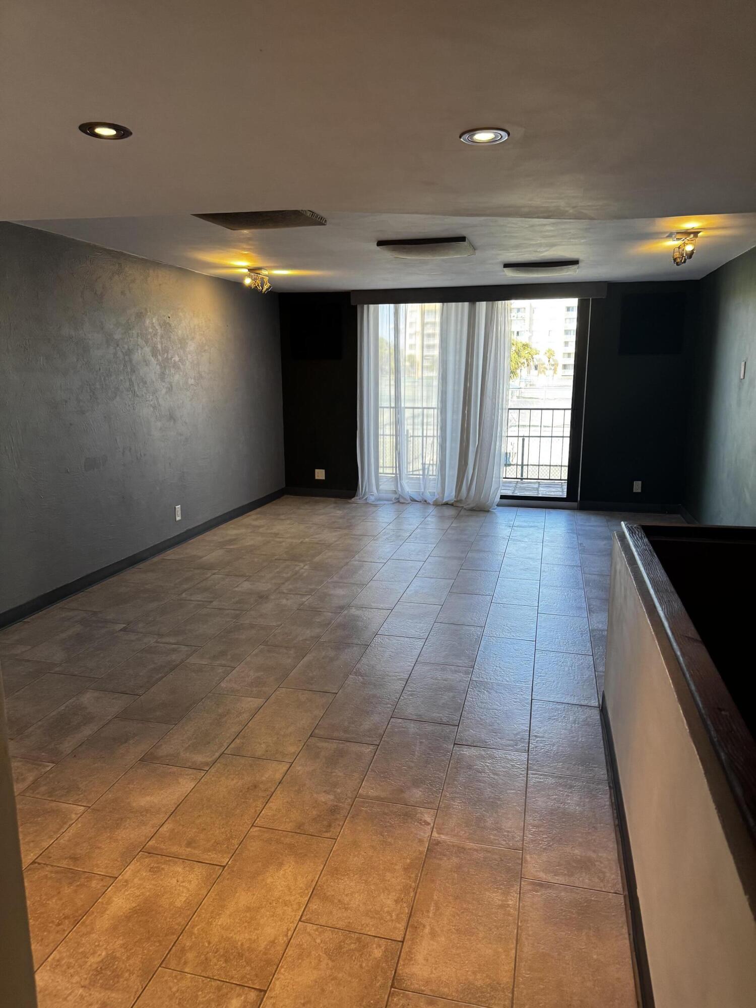 TCPB CONDO - Residential