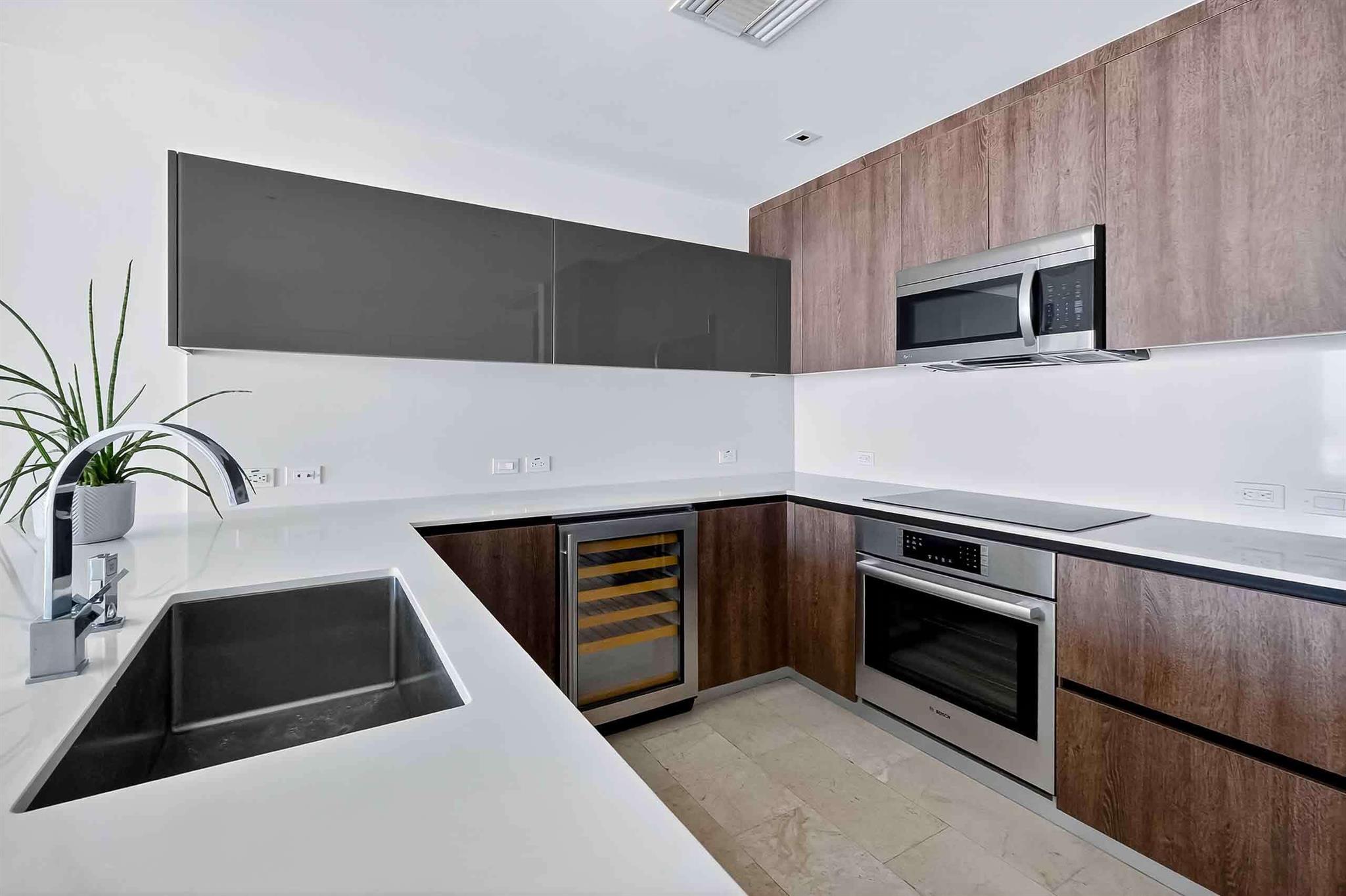 88 SW 7th Street 3003