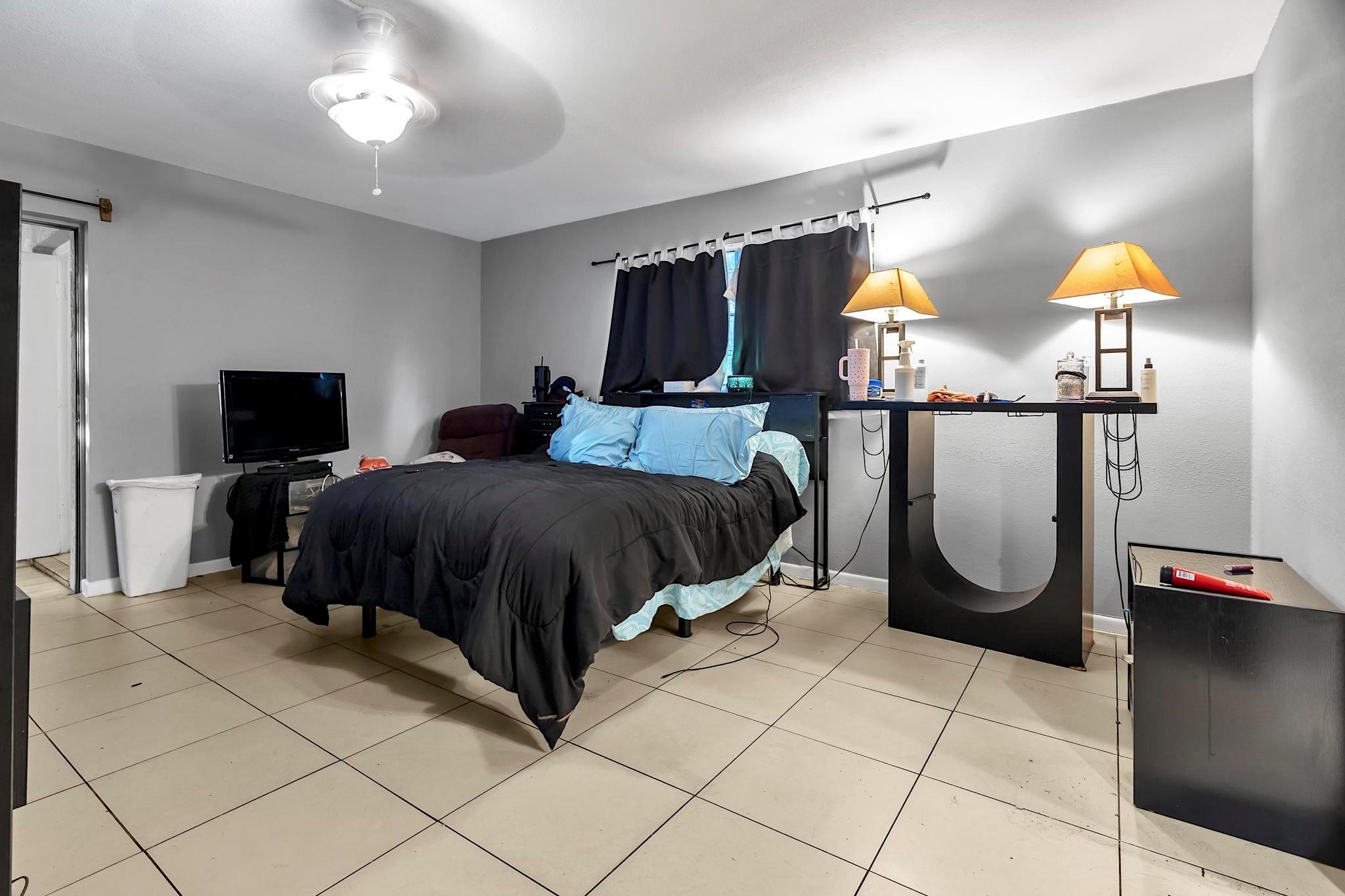 Madison Manor - Residential