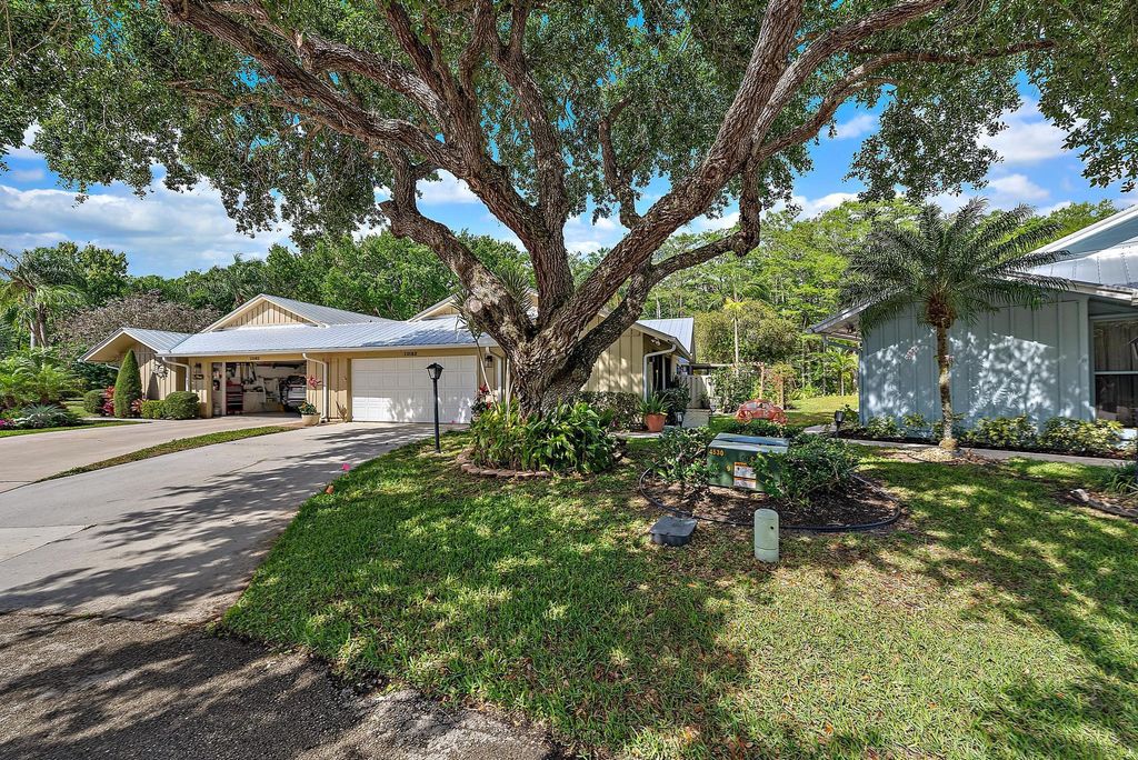 Photo of 13182 SE Crooked Stick Lane, Hobe Sound, FL 33455 (MLS # R11079578)