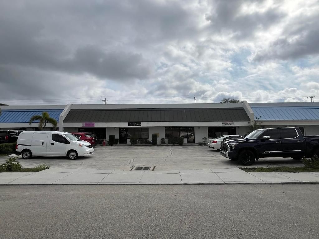 Photo of 1118 N G Street, Lake Worth Beach, FL (MLS # R11126541)